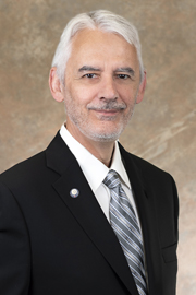 Photo of Dr. Stephen D. McKinnon, permanent Commission member of the Canadian Nuclear Safety Commission