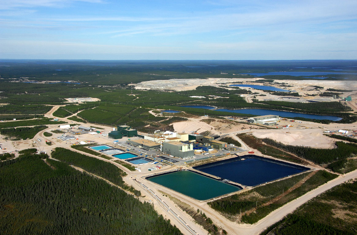 Vue aérienne de l'usine de concentration de Key Lake exploitée par Cameco