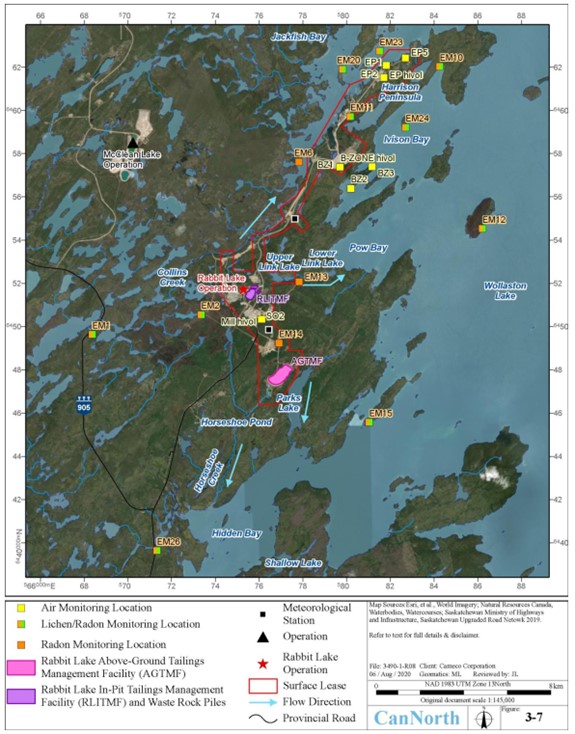 Vue aérienne des stations d’échantillonnage pour la surveillance de la qualité de l’air, du radon et du lichen à l’établissement de Rabbit Lake