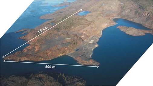 Vue aérienne de la mine de Port Radium, en 2002