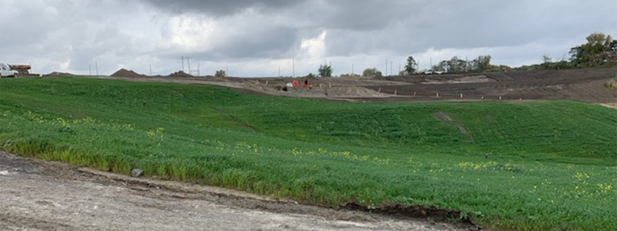 Côté est de la zone de gestion des déchets à Port Granby