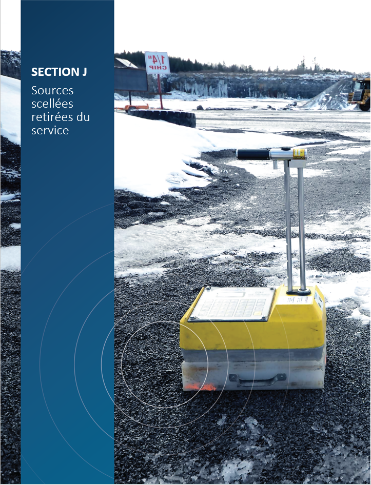 Image de couverture pour la section J, Sources scellées retirées du service, montrant une jauge portative sur un site