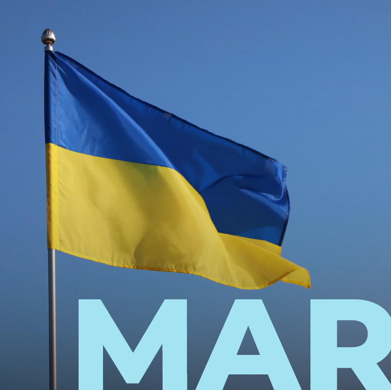 Le drapeau de l’Ukraine sous lequel apparaît le mot mars